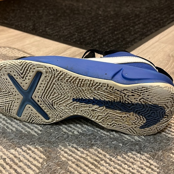 Nike Hustle D10 GS Black Game Royal Basketball Shoes Youth Size 7Y - Picture 5 of 7